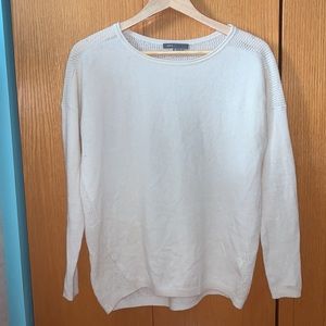 Vince 100% Cashmere Cream/Ivory Sweater Size XS. This sweater sizes like a LG.
